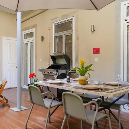 Apartment Garden Retreat