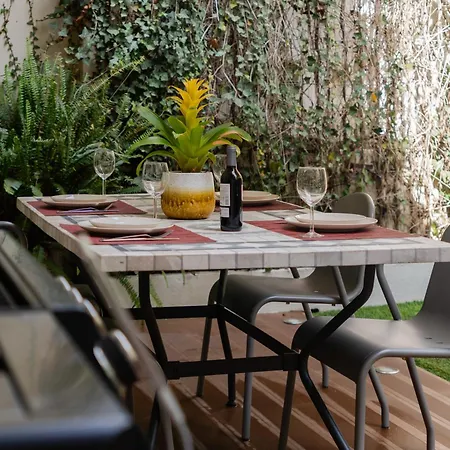 Apartment Garden Retreat *
