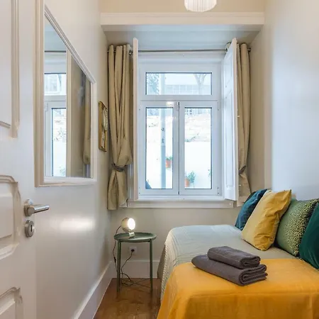 Apartment Garden Retreat *